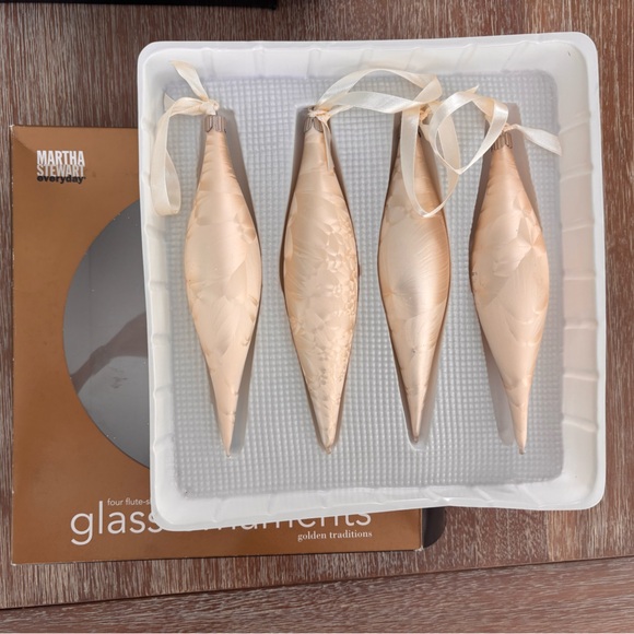 16 Vintage Martha Stewart Golden Traditions Glass Ornaments Set - Picture 2 of 6